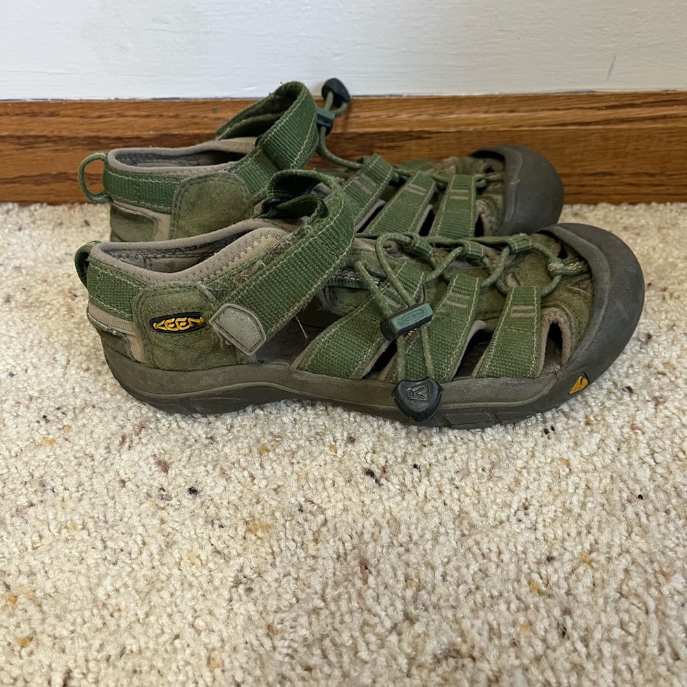 Kid's Green Keens